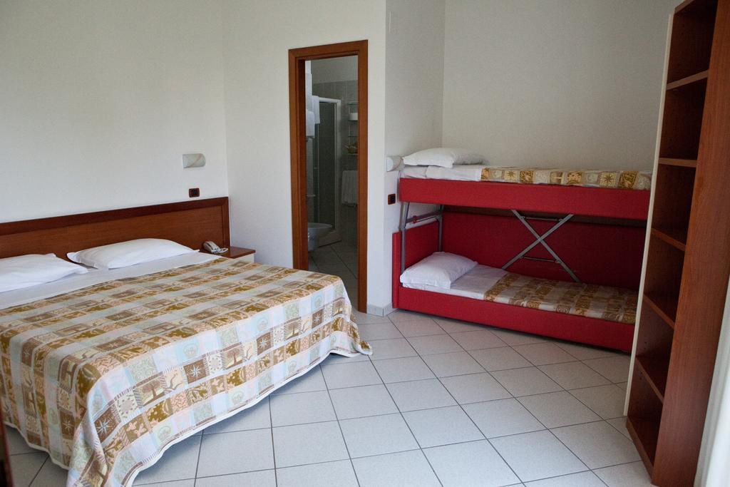 Hotel Clipper Giulianova Exterior photo